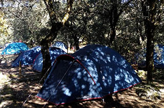 Instalaciones para tiendas de campaña del Camping Conejeras